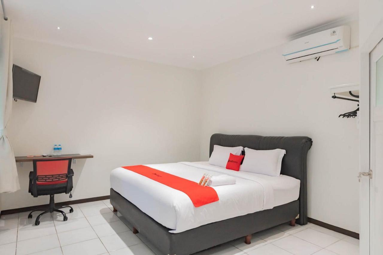 Reddoorz Plus @ Pakuan Residence Tajur โบกอร์ ภายนอก รูปภาพ
