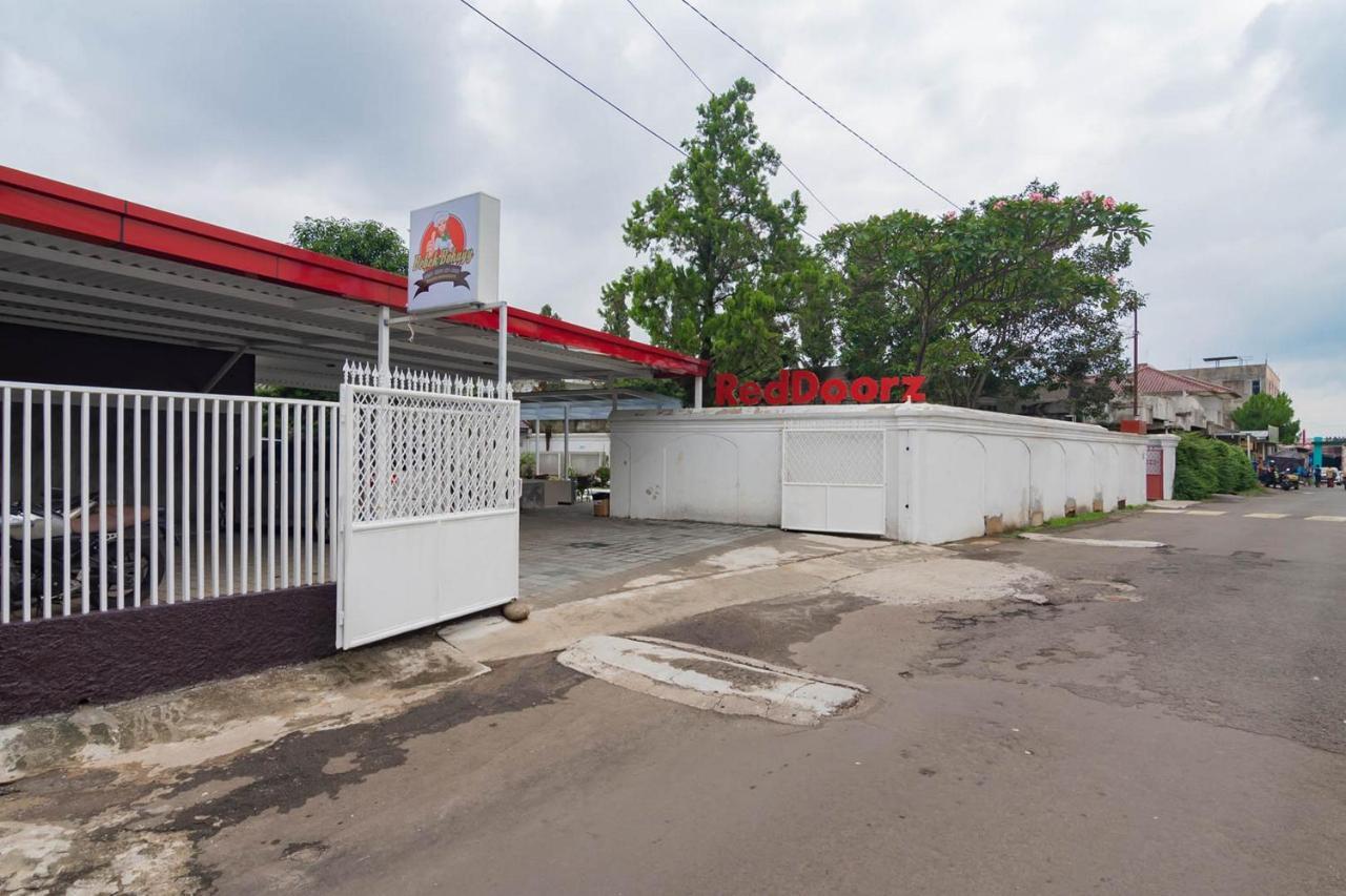 Reddoorz Plus @ Pakuan Residence Tajur โบกอร์ ภายนอก รูปภาพ